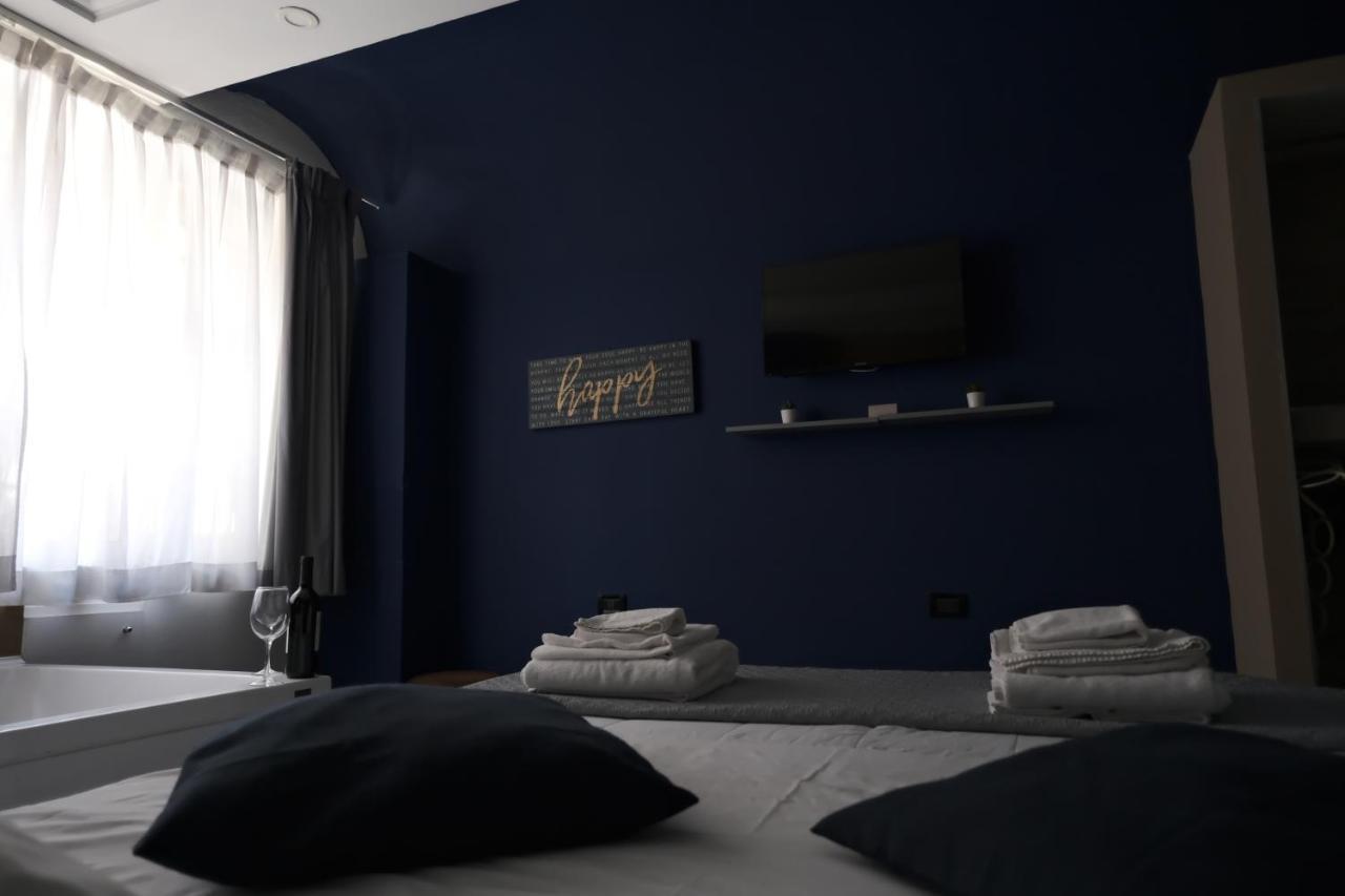 Royalty Rooms & Spa Naples Exterior photo