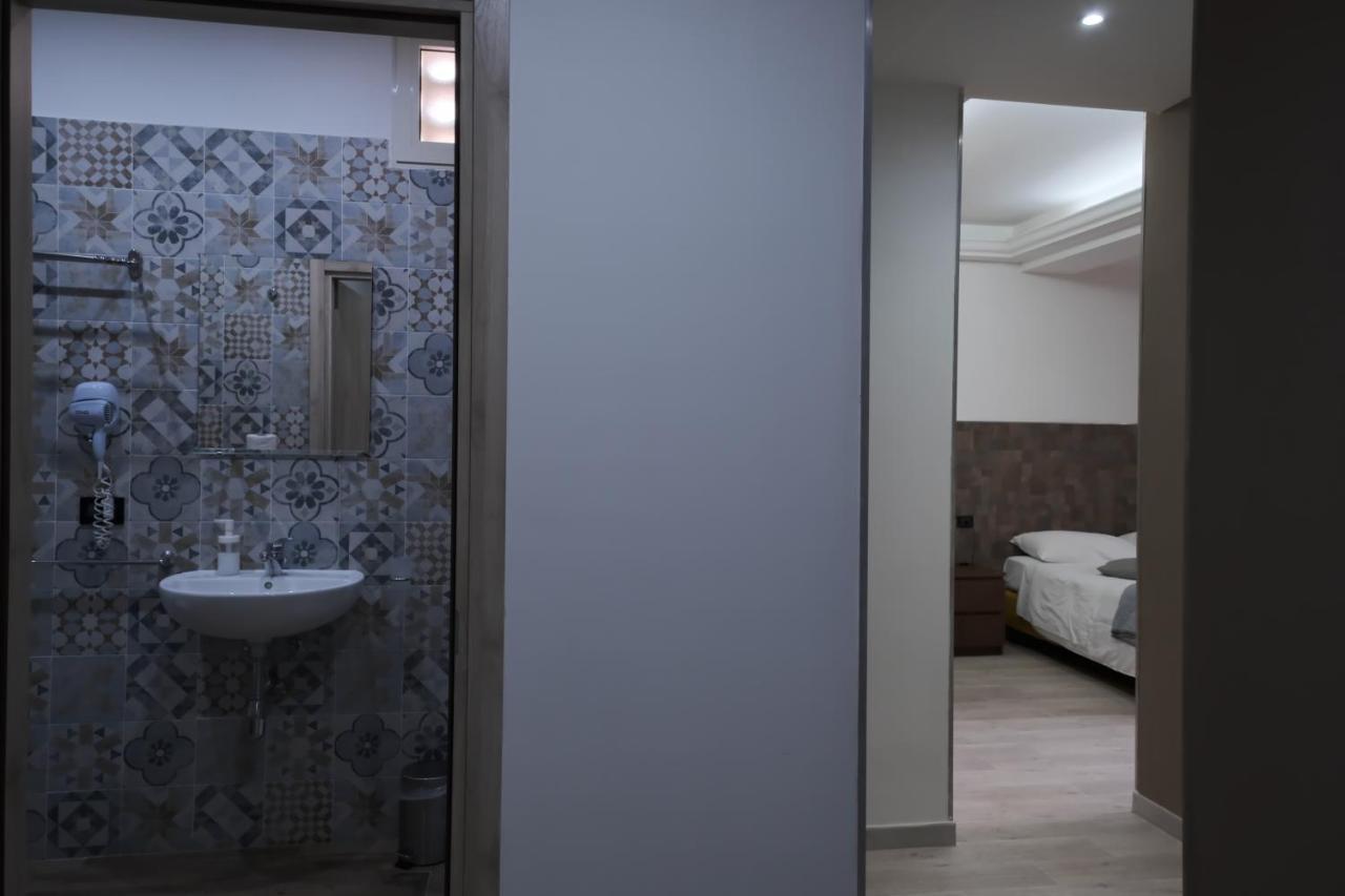 Royalty Rooms & Spa Naples Exterior photo