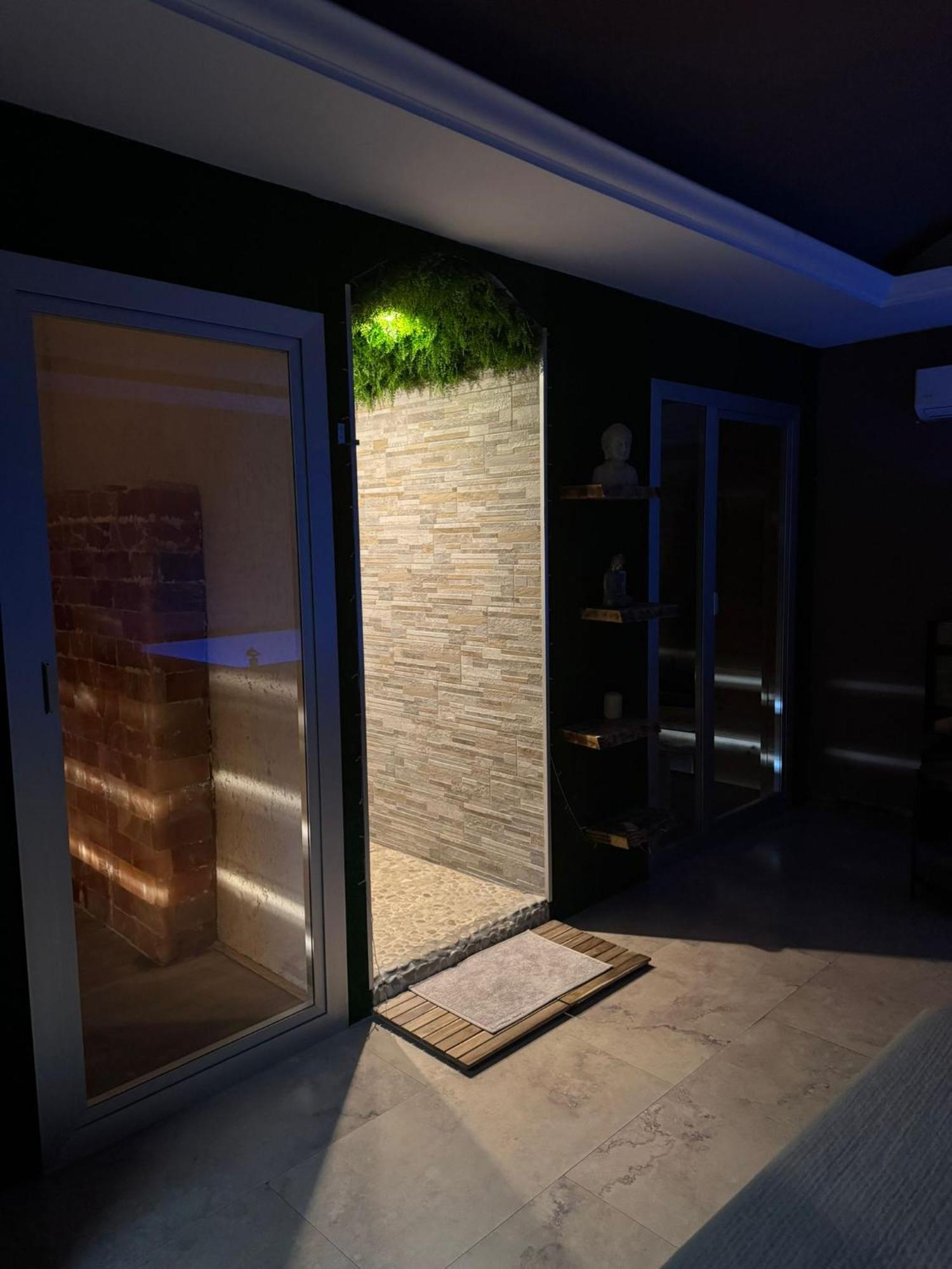 Royalty Rooms & Spa Naples Exterior photo