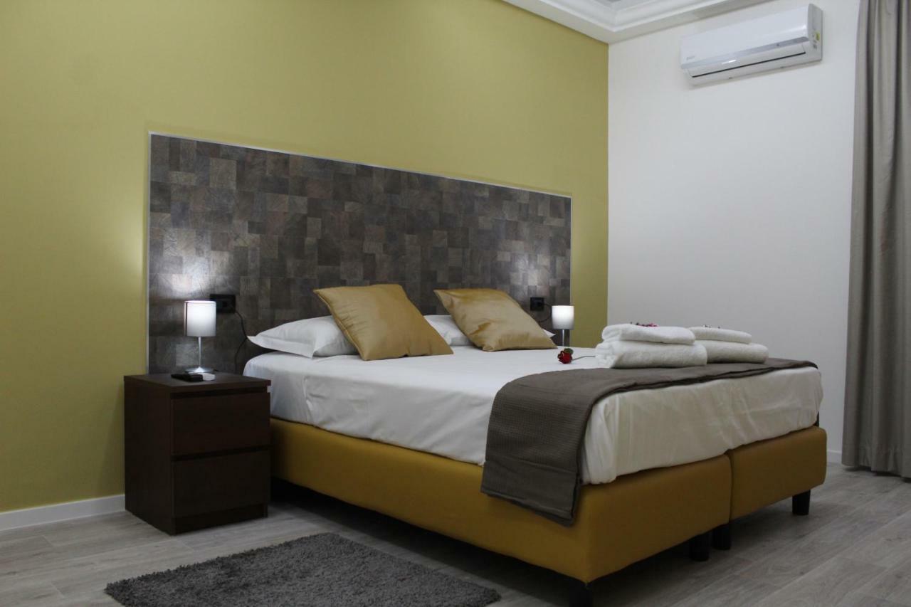 Royalty Rooms & Spa Naples Exterior photo