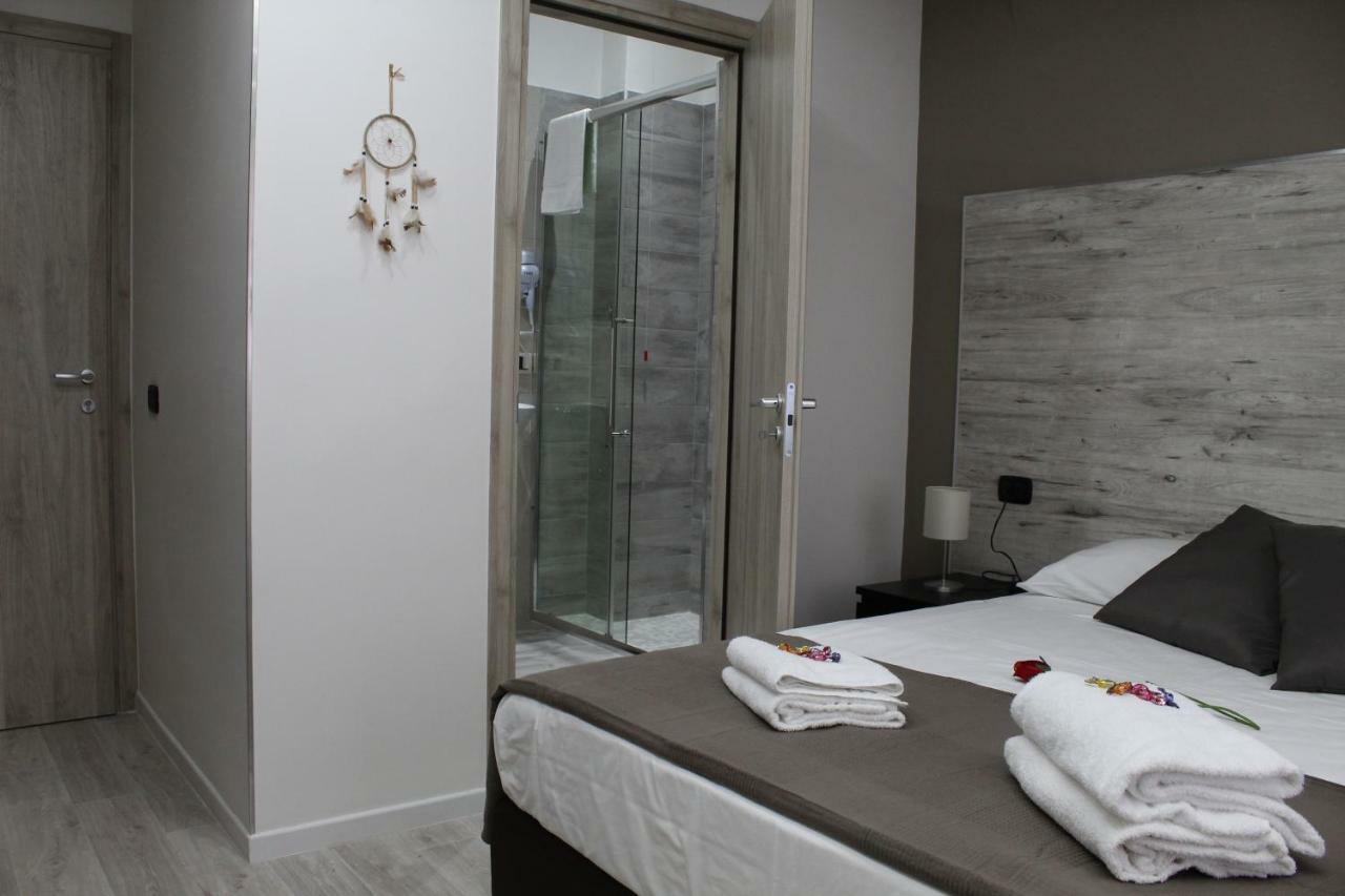 Royalty Rooms & Spa Naples Exterior photo