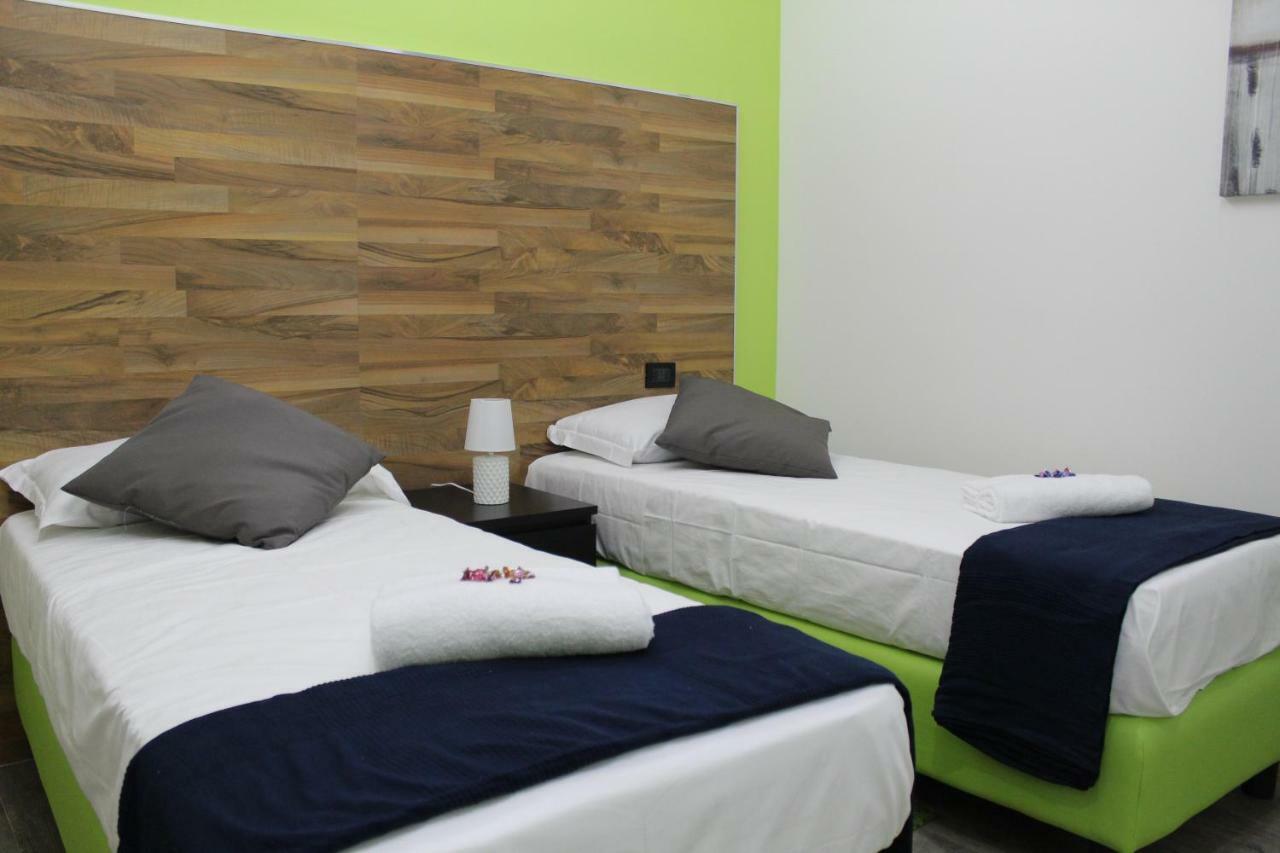 Royalty Rooms & Spa Naples Exterior photo